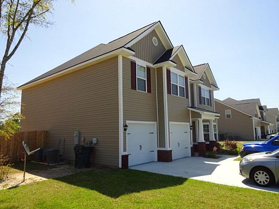 3rd image of 219 NE Highland Pony Way