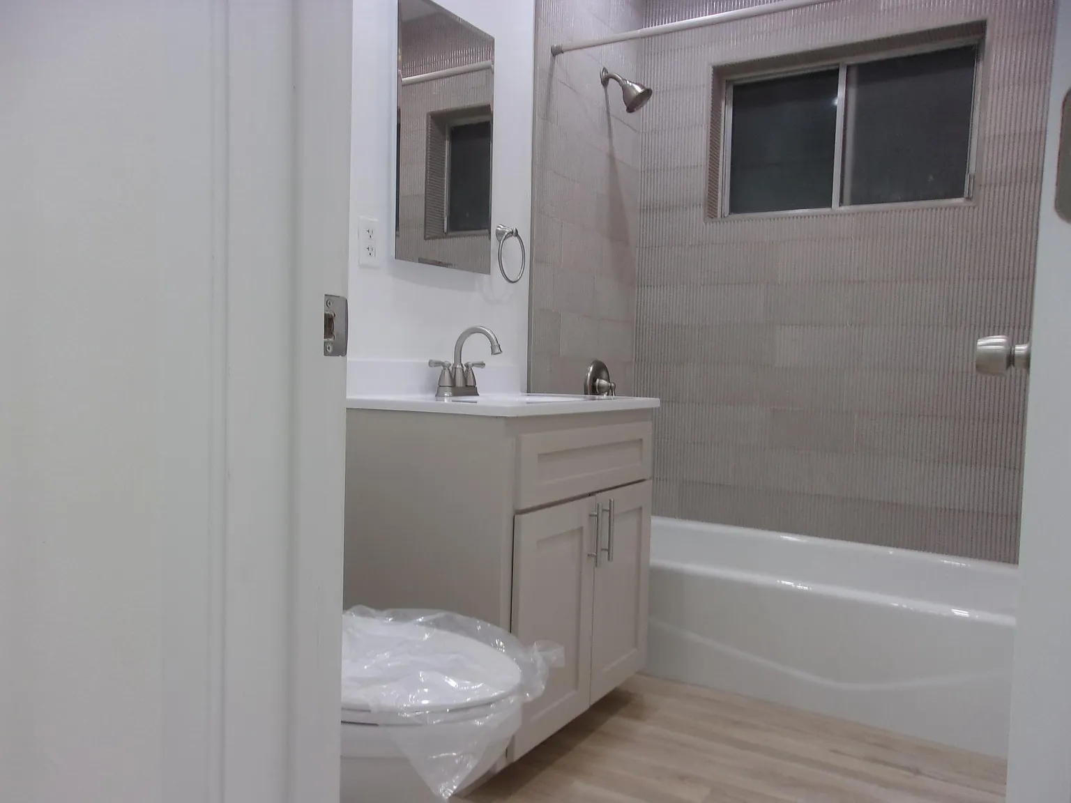 2 bed, 850 sqft, $2,950 — Photo 4
