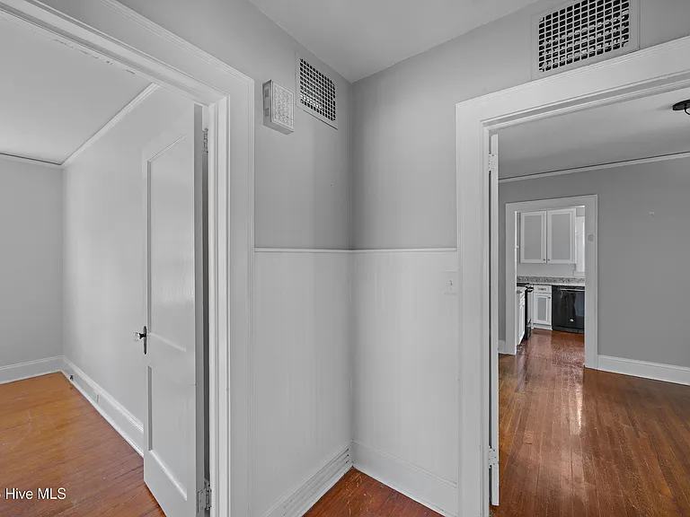 2137 Jackson St — Photo 26