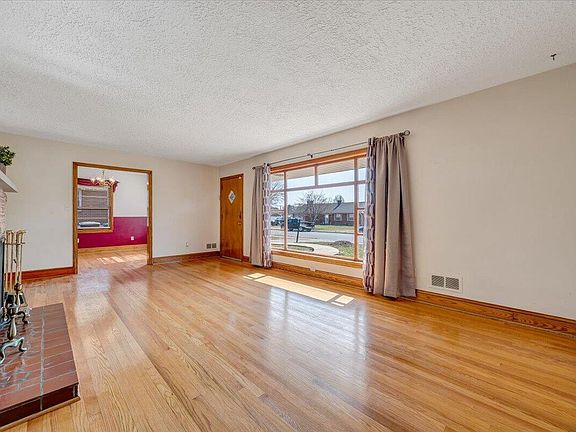 4th image of 3230 Troy Ave NW