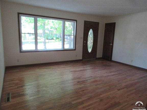 4th image of 1600 W 22nd St