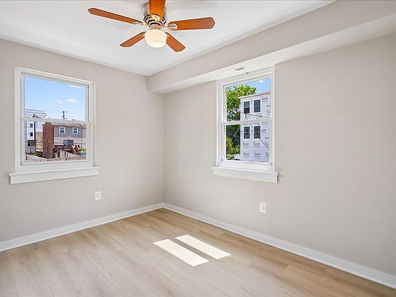 2nd image of 1410 Young St SE APT 3