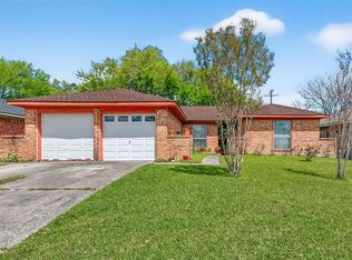 302 Windward Dr, League City, TX 77573
