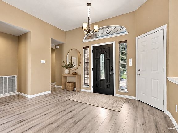 4th image of 2116 Sheffield Ln