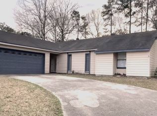 713 Berkshire Dr, Hattiesburg, MS 39402