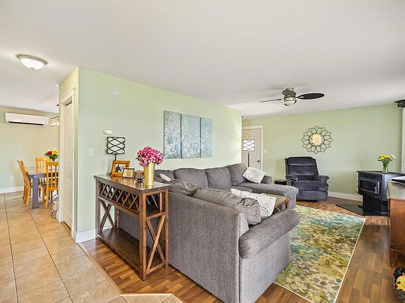 3rd image of 26 Hillside Meadows Dr