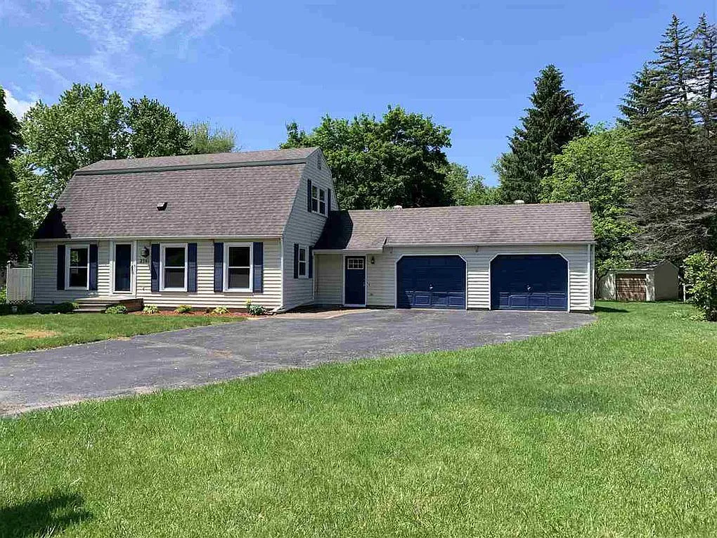 2361 Pineview Ct photo 1
