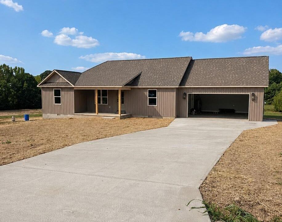 1st image of 115 Flying Quail Ln