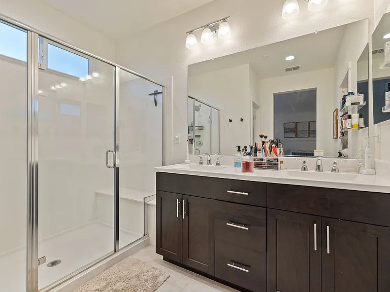 2651 Mulholland Dr — Photo 14