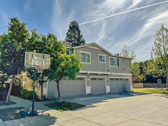 2nd image of 2476 - 2480 Avignon Circle