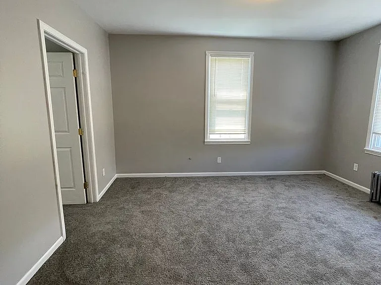 14800 E Vernor Hwy — Photo 1