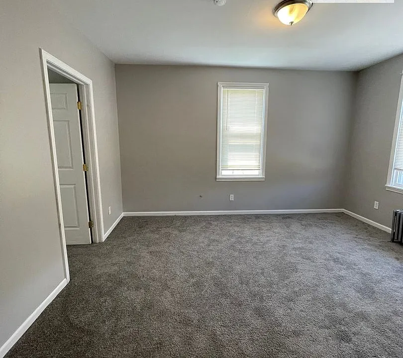 14800 E Vernor Hwy