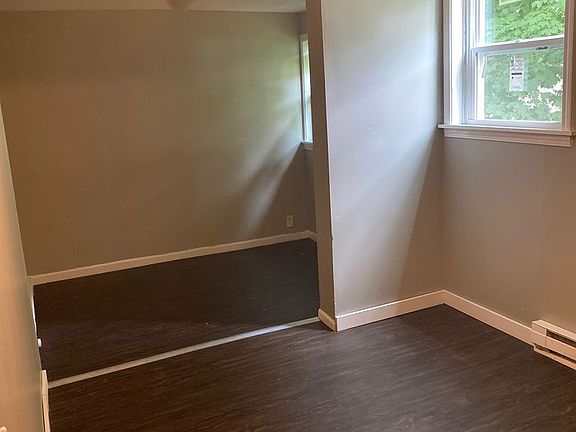 5th image of 857 E Walnut St APT 1