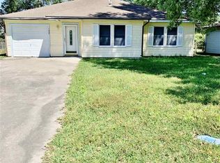 1048 Ruby Ln, Orange, TX 77630