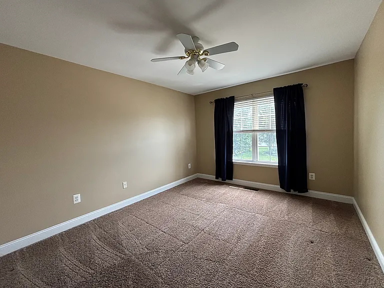 48 Weaver Dr #48 — Photo 27