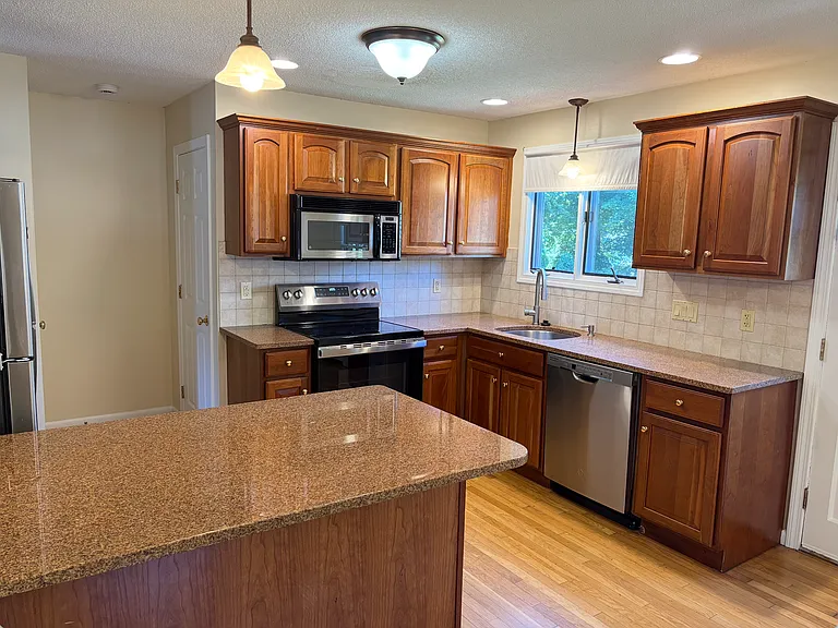 7 Oak St #5 — Photo 16