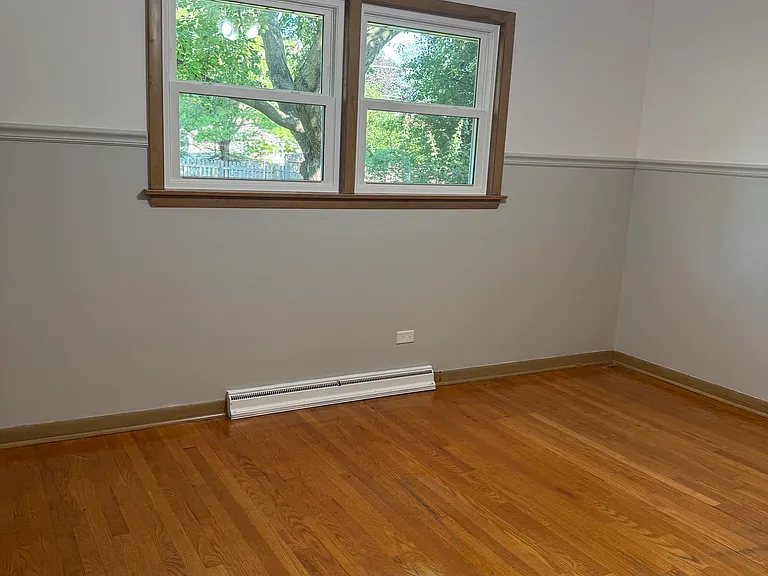 330 S Oak St — Photo 6