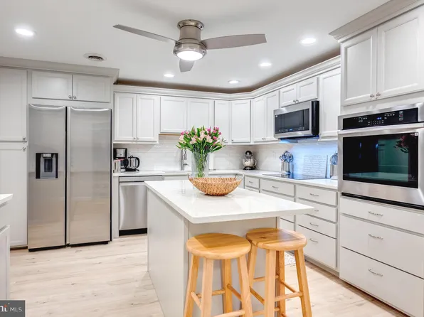 614 Loveville Rd #E-02c, Hockessin, DE 19707