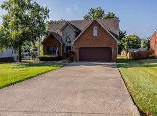 1033 Indian Trl, Lawrenceburg, KY 40342