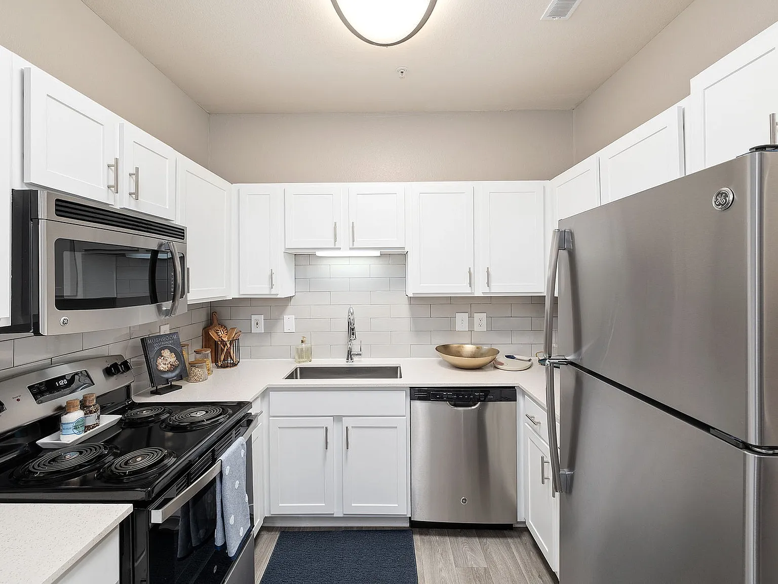 Avana 55Twelve — Photo 4