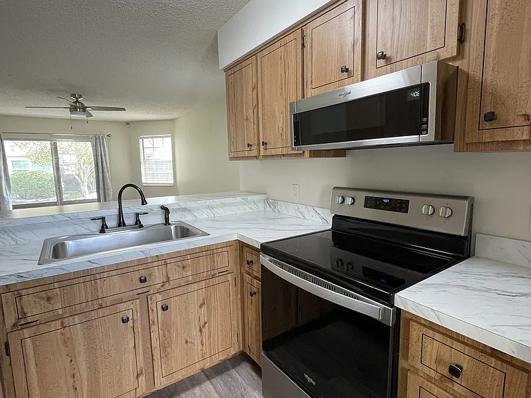 12512 Knollbrook Ln — Photo 9