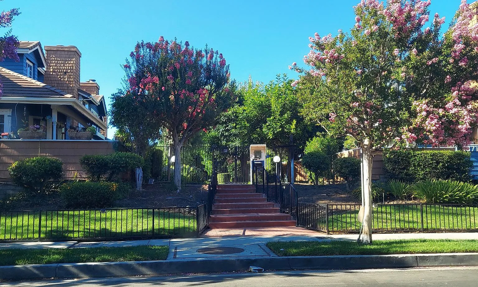 3 bed, 2.5 bath, 1900 sqft, $4,500 — Photo 1