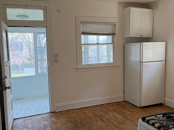 5th image of 237 W 114th St #2