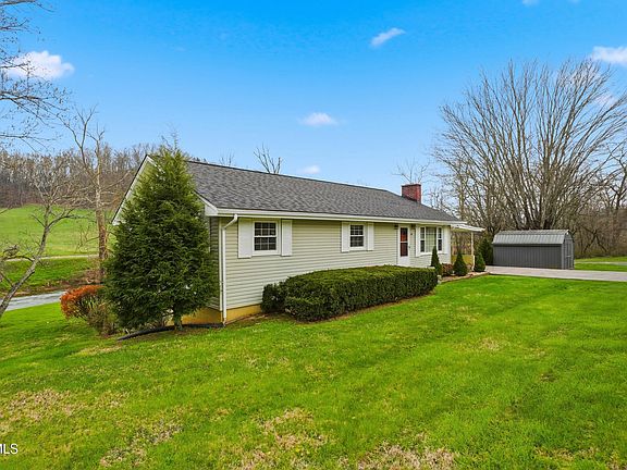 3rd image of 802 Stanley Valley Rd