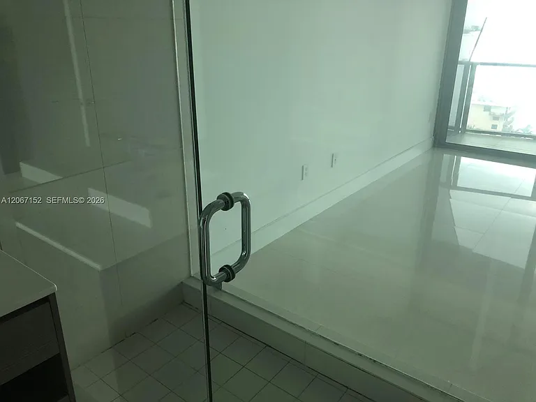 460 NE 28th St #1102 — Photo 9