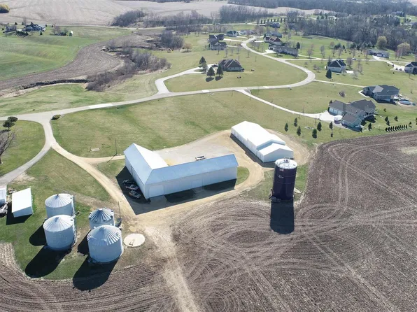 2nd Ave S, Clinton, IA 52732