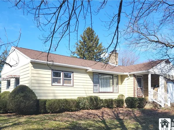 1490 Buffalo St, Silver Creek, NY 14136