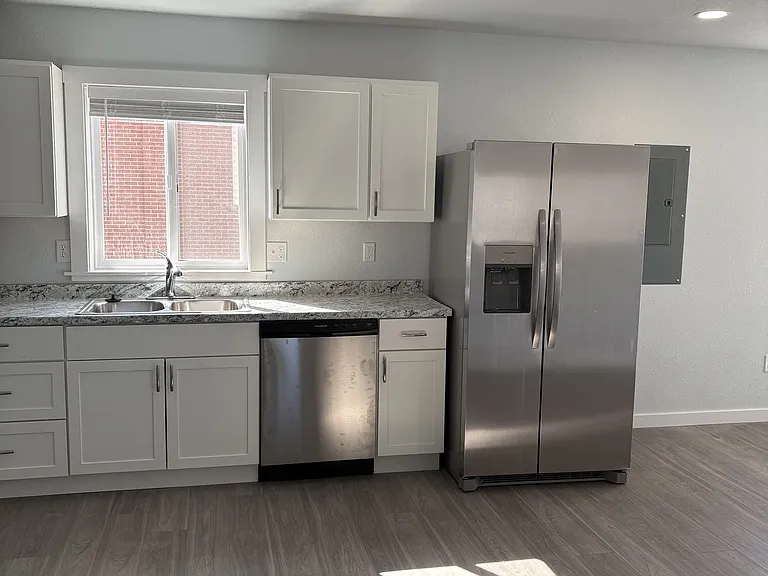 421 E Glendale St #1 — Photo 3