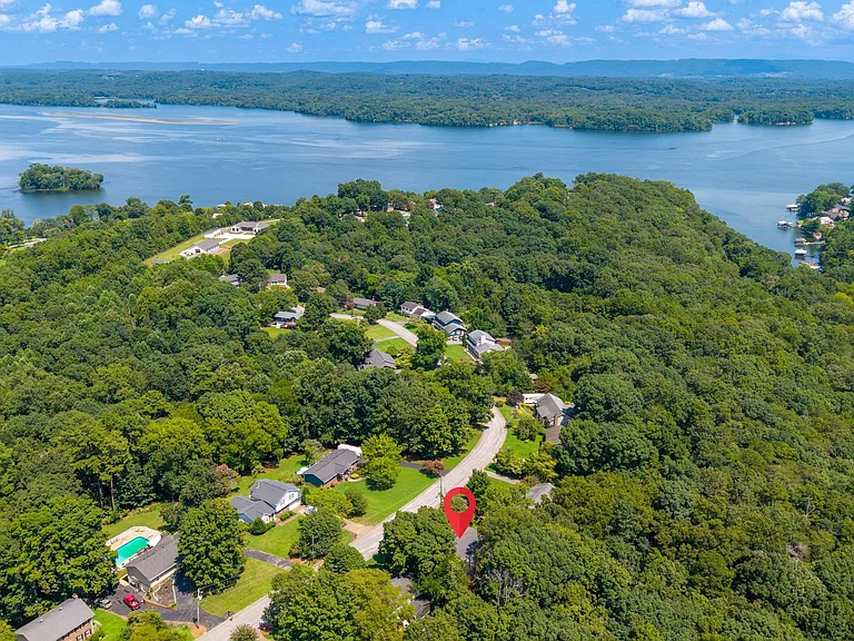 7830 Cove Ridge Dr — Photo 40