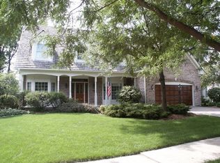 480 Country Club Ln, Glen Ellyn, IL