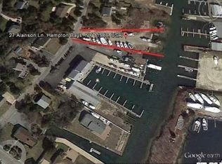 27 Alanson Ln, Hampton Bays, NY 11946