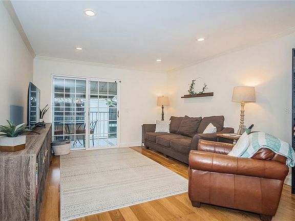2nd image of 3811 N Oak Dr Unit E22