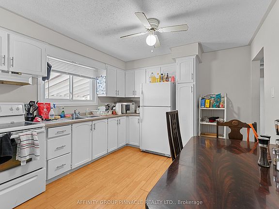 5th image of 1096 Barnardo Ave