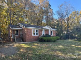 918 Breezewood Dr, Charlotte, NC 28262