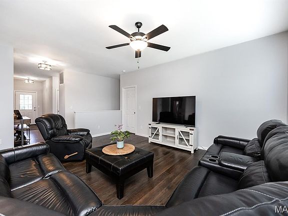 5th image of 861 Bluff Ridge Ln
