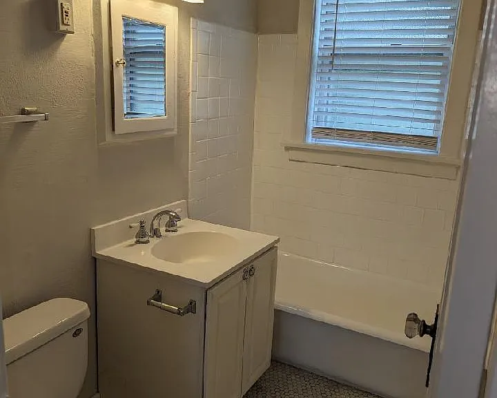 1115 Bellevue Ave #2S — Photo 4
