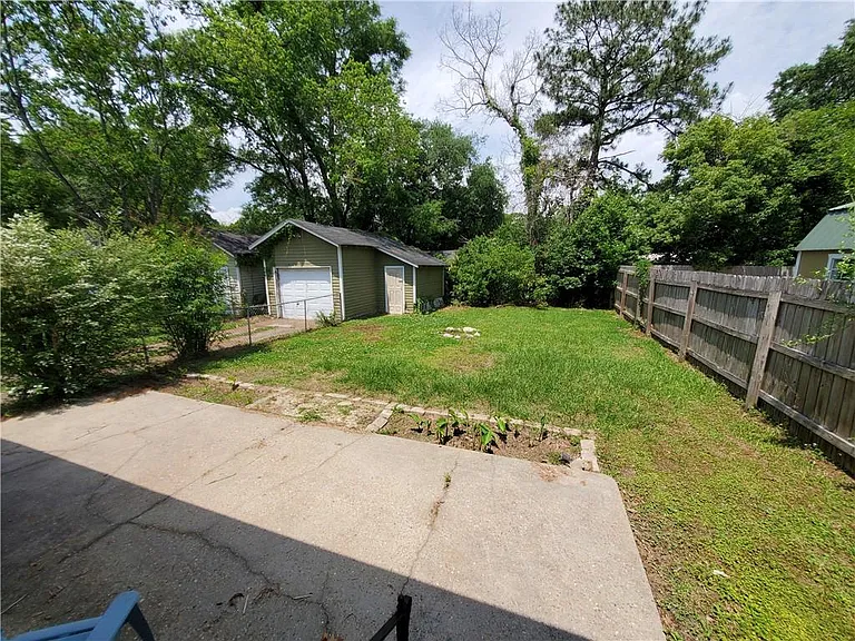 1916 Myrtle Ave — Photo 15