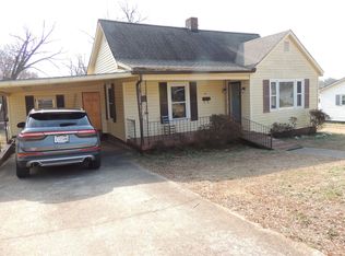 10 G St, Inman, SC 29349