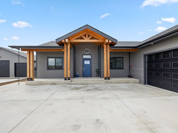 2nd image of 105 Diamond Ln