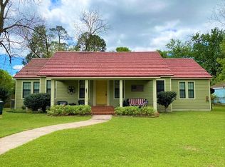 201 W Live Oak St, Woodville, TX 75979