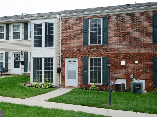 1009 Middleton Pl W, Norristown, PA 19403