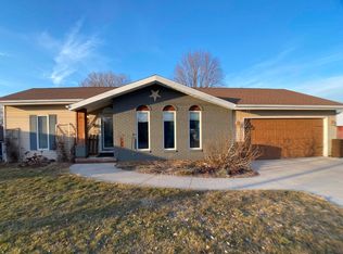 205 E Freeborn St, Cecil, WI 54111