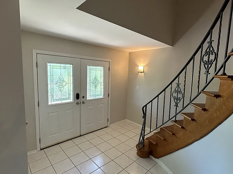 6386 Taylor Rd — Photo 2