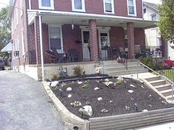 The Newly Re-designed Front Lawn!