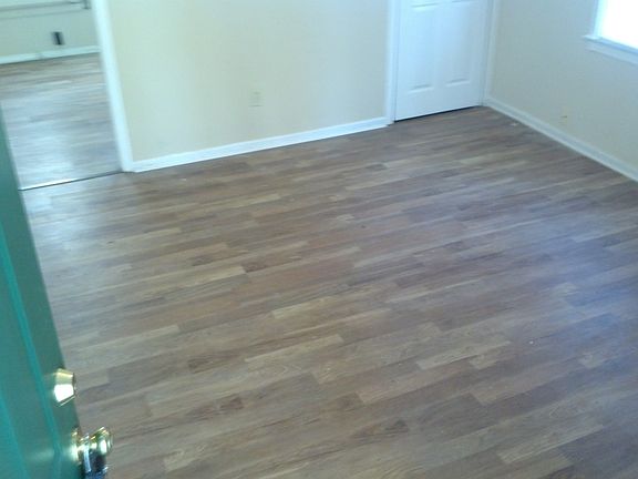 4th image of 837 Valerie Ln