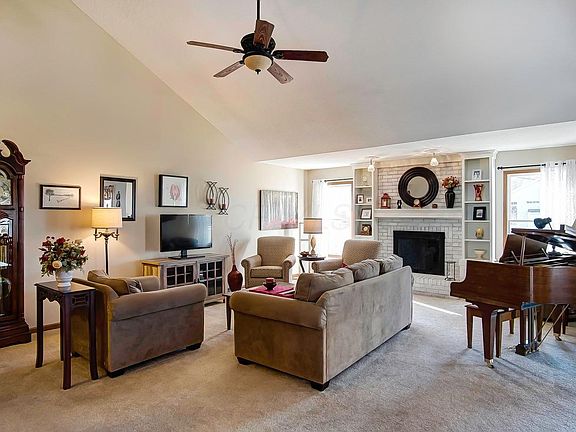 5th image of 5817 Meadowbrook Ln